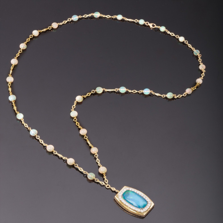 Etherea, Collana con pietra dura 